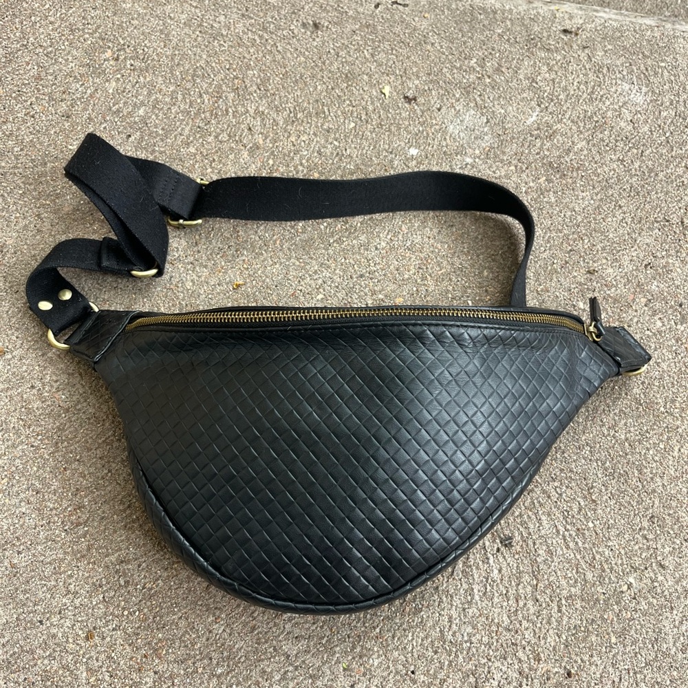 ANDAR The Tatum Black Woven